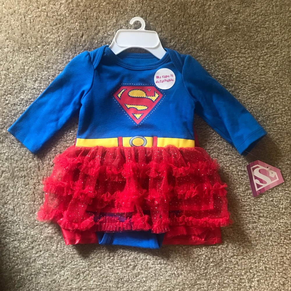 Superman/Supergirl outfit!! 0-3 months